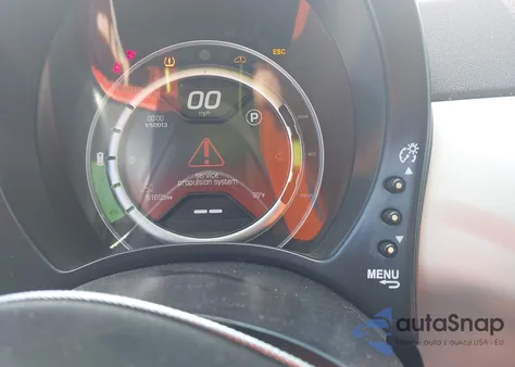 2013 Fiat 500E Battery Electric z USA, uszkodzony, nr VIN 3C3CFFGE1DT714152